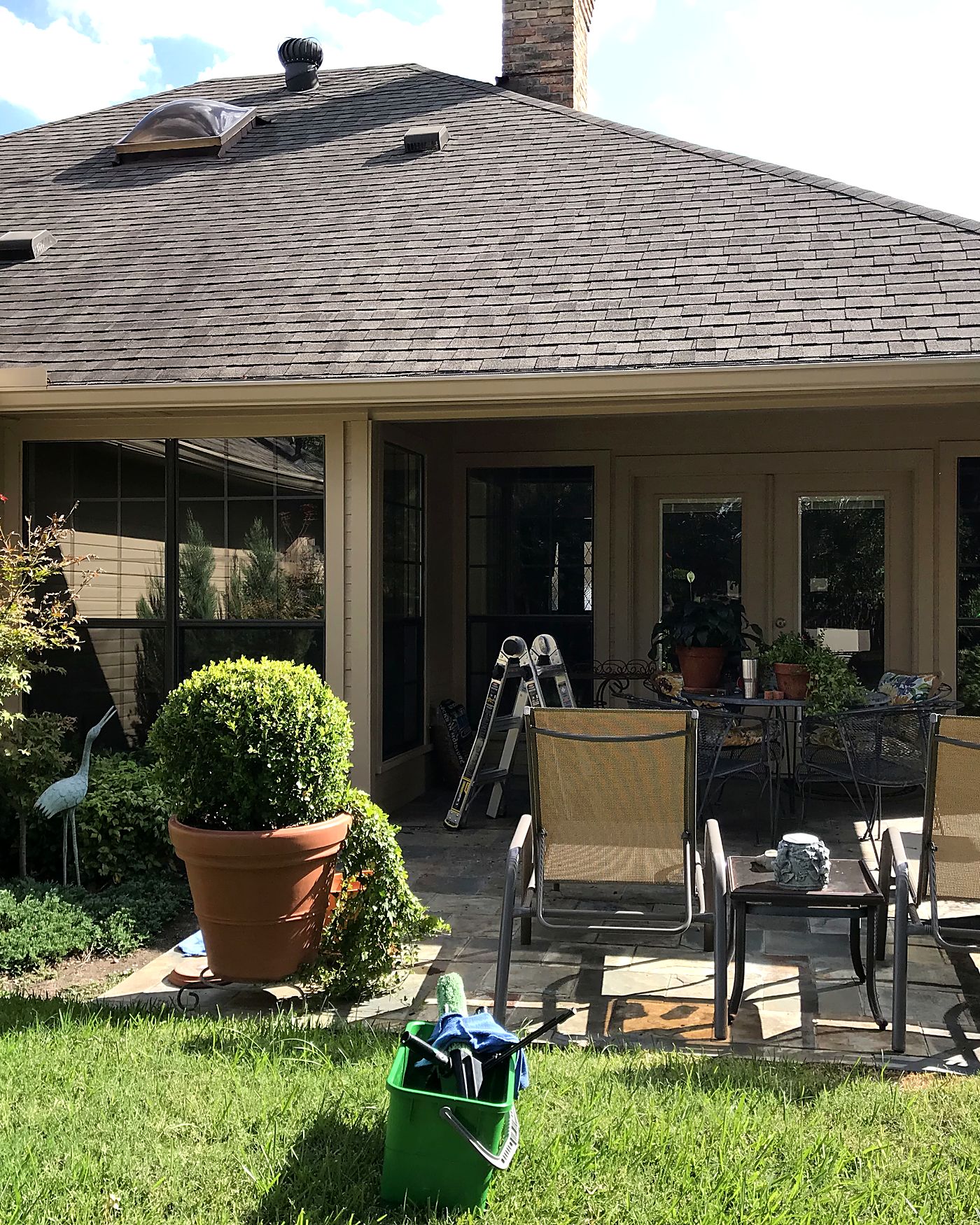 Restaurant patio and entry cleaned down to the landscaping